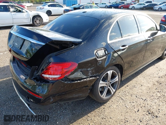 2018 Mercedes-Benz E-Class E 300 with VIN WDDZF4JB5JA474184, listed as a IAAI auction lot 41964703 with 32,278 mi miles. Bid and sale history available at carsss.com. Image 6.