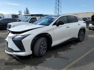 2023 Lexus RZ 450e Premium z VIN JTJAAAAB7PA021503, wystawiony jako Copart lot #41259754 z przebiegiem 1150 mil mil oraz . Historia ofert i sprzedaży dostępna na DreamBid. Obrazek 1.