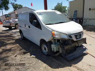 2015 Nissan NV200 SV z VIN 3N6CM0KN2FK690052, wystawiony jako IAAI lot #42438197 z przebiegiem 193 011 mil mil oraz . Historia ofert i sprzedaży dostępna na DreamBid. Obrazek 1.