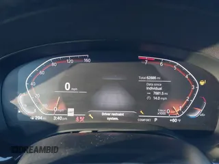 2020 BMW 5 Series 540i с VIN WBAJS1C01LCD20897, выставлен на аукционе IAAI как лот 41279762 с пробегом 62 886 миль миль и . История ставок и продаж доступна на DreamBid. Изображение 7.