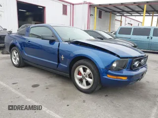2007 Ford Mustang Deluxe with VIN 1ZVHT80N275215068, listed as a IAAI auction lot 41866367 with 174,791 mi miles. Bid and sale history available at carsss.com. Image 1.