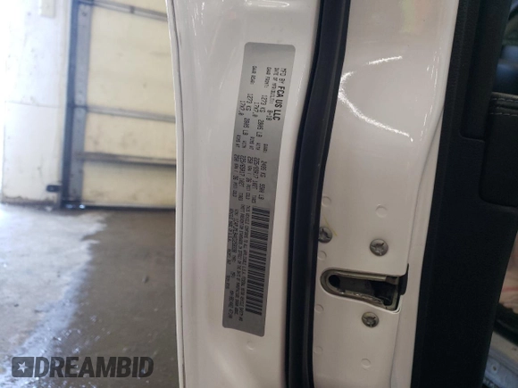 2019 Jeep Cherokee Latitude Plus with VIN 1C4PJMLB4KD258338, listed as a Copart auction lot 46656205 with 0 mi miles and Salvage Title. Bid and sale history available at carsss.com. Image 14.