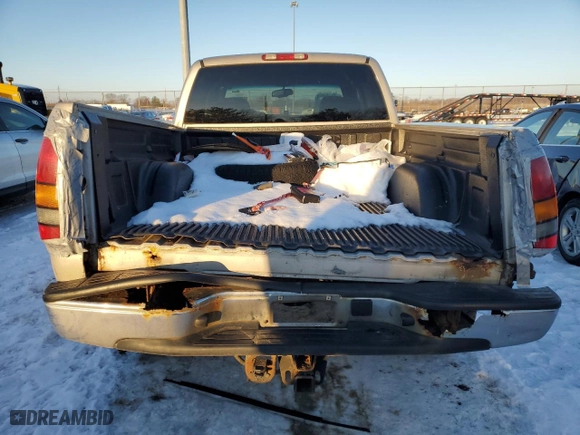 2006 GMC Sierra 1500 SLE1 with VIN 1GTEK19B66Z209712, listed as a Copart auction lot 88213255 with 237,760 mi miles and Clean Title. Bid and sale history available at carsss.com. Image 6.