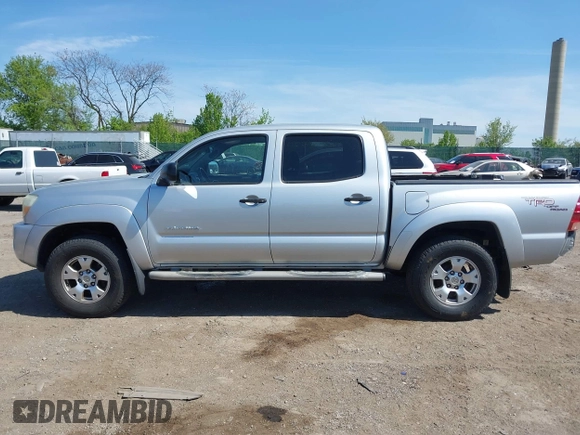 2006 Toyota Tacoma z VIN 5TELU42N66Z147725, wystawiony jako IAAI lot #42097752 z przebiegiem 206 452 mil mil oraz . Historia ofert i sprzedaży dostępna na DreamBid. Obrazek 13.