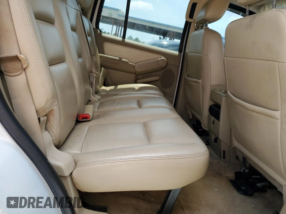 2008 Ford Explorer Eddie Bauer z VIN 1FMEU64E28UA89251, wystawiony jako Copart lot #61825355 z przebiegiem 183 055 mil mil oraz Szkoda całkowita • Salvage title. Historia ofert i sprzedaży dostępna na DreamBid. Obrazek 11.