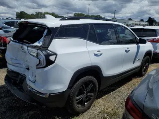 2024 GMC Terrain AT4 z VIN 3GKALYEG3RL120900, wystawiony jako Copart lot #55596795 z przebiegiem 55 119 mil mil oraz Szkoda całkowita • Salvage title. Historia ofert i sprzedaży dostępna na DreamBid. Obrazek 3.