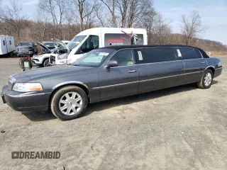 2007 Lincoln Town Car Executive z VIN 1L1FM88W67Y638140, wystawiony jako Copart lot #58539655 z przebiegiem 123 496 mil mil oraz Czysty tytuł • Clean title. Historia ofert i sprzedaży dostępna na DreamBid. Obrazek 1.