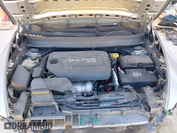 2015 Jeep Cherokee Latitude with VIN 1C4PJLCB1FW770806, listed as a IAAI auction lot 41887226 with 71,268 mi miles and . Bid and sale history available at DreamBid. Image 10.