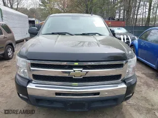 2010 Chevrolet Silverado 1500 LT with VIN 3GCRKSE38AG140147, listed as a IAAI auction lot 41956335 with 153,726 mi miles. Bid and sale history available at carsss.com. Image 12.