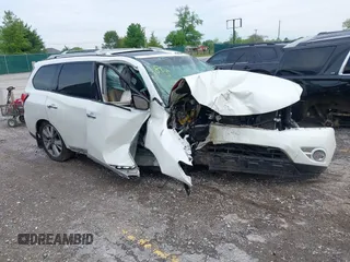 2015 Nissan Pathfinder SV z VIN 5N1AR2MN5FC711062, wystawiony jako IAAI lot #42173213 z przebiegiem 101 161 mil mil oraz . Historia ofert i sprzedaży dostępna na DreamBid. Obrazek 1.