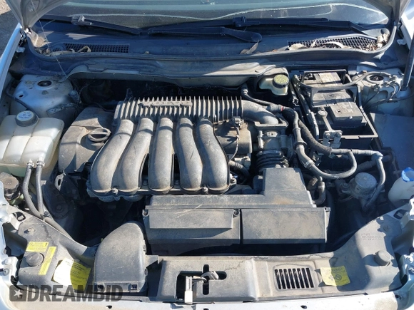 2005 Volvo S40 with VIN YV1MS390X52115002, listed as a IAAI auction lot 42095698 with 261,592 mi miles. Bid and sale history available at carsss.com. Image 6.