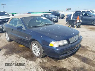 2000 Volvo C70 with VIN YV1NC56D1YJ011979, listed as a IAAI auction lot 41879498 with 142,088 mi miles. Bid and sale history available at carsss.com. Image 1.