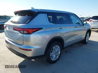 2024 Mitsubishi Outlander ES z VIN JA4J3UA81RZ020073, wystawiony jako IAAI lot #41388911 z przebiegiem 25 436 mil mil oraz . Historia ofert i sprzedaży dostępna na DreamBid. Obrazek 4.