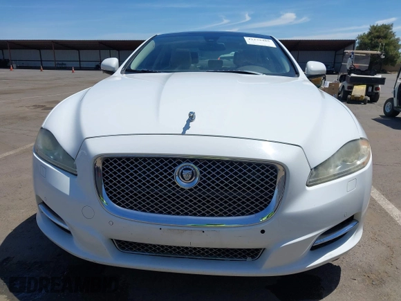 2012 Jaguar XJ z VIN SAJWA1CB4CLV33824, wystawiony jako IAAI lot #42279485 z przebiegiem 147 376 mil mil oraz . Historia ofert i sprzedaży dostępna na DreamBid. Obrazek 6.