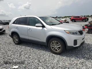 2015 Kia Sorento LX with VIN 5XYKT3A65FG555890, listed as a Copart auction lot 56026125 with 102,034 mi miles and Clean Title. Bid and sale history available at DreamBid. Image 4.