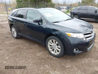 2015 Toyota Venza LE z VIN 4T3ZA3BB1FU090428, wystawiony jako IAAI lot #42186756 z przebiegiem 146 697 mil mil oraz . Historia ofert i sprzedaży dostępna na DreamBid. Obrazek 1.