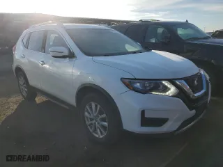 2020 Nissan Rogue SV with VIN KNMAT2MV0LP509546, listed as a Copart auction lot 44196685 with 135,808 mi miles and Salvage Title. Bid and sale history available at carsss.com. Image 4.