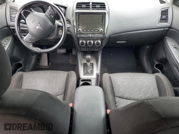 2021 Mitsubishi Outlander ES z VIN JA4APUAU7MU001874, wystawiony jako Copart lot #55825345 z przebiegiem 99 555 mil mil oraz Szkoda całkowita • Salvage title. Historia ofert i sprzedaży dostępna na DreamBid. Obrazek 8.