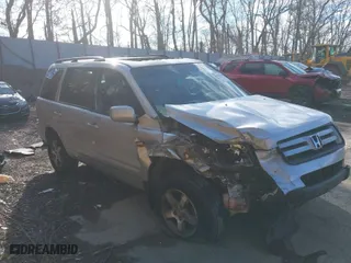 2006 Honda Pilot EX-L with RES with VIN 5FNYF28696B013992, listed as a IAAI auction lot 41853969 with 258,069 mi miles. Bid and sale history available at carsss.com. Image 1.