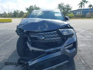 2022 Ford Explorer Limited with VIN 1FMSK7FH8NGA63785, listed as a IAAI auction lot 41917975 with 50,647 mi miles. Bid and sale history available at carsss.com. Image 12.