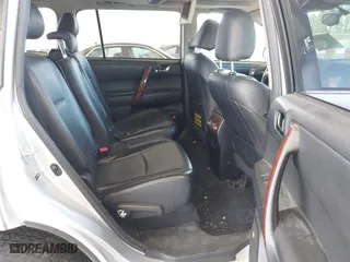 2013 Toyota Highlander Hybrid Limited with VIN JTEDC3EH8D2015893, listed as a IAAI auction lot 42033938 with 178,931 mi miles. Bid and sale history available at carsss.com. Image 8.