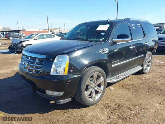 2013 Cadillac Escalade Luxury with VIN 1GYS3BEFXDR127777, listed as a IAAI auction lot 41375483 with 206,851 mi miles. Bid and sale history available at carsss.com. Image 2.