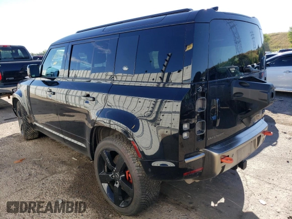 2023 Land Rover Defender X z VIN SALEXEEU2P2132064, wystawiony jako Copart lot #67390924 z przebiegiem 14 946 mil mil oraz Szkoda całkowita • Salvage title. Historia ofert i sprzedaży dostępna na DreamBid. Obrazek 2.