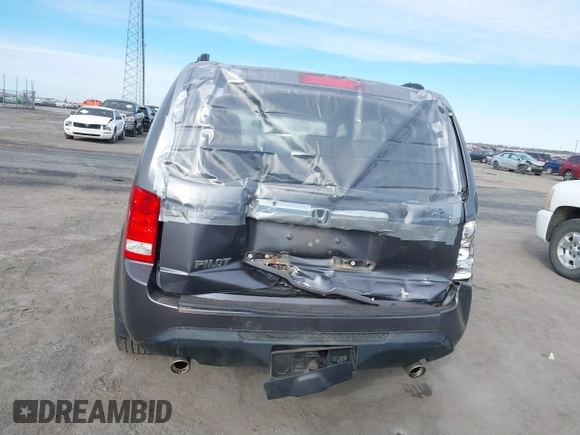 2014 Honda Pilot EX-L with VIN 5FNYF3H50EB017733, listed as a IAAI auction lot 41370236 with 133,211 mi miles. Bid and sale history available at carsss.com. Image 6.