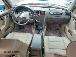 1994 Mercedes-Benz C 230/260/280/320 with VIN WDBHA28E8RF098148, listed as a Copart auction lot 60884345 with 238,600 mi miles and Salvage title. Bid and sale history available at DreamBid. Image 8.