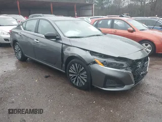 2024 Nissan Altima SV z VIN 1N4BL4DV2RN364293, wystawiony jako IAAI lot #41537571 z przebiegiem 26 705 mil mil oraz . Historia ofert i sprzedaży dostępna na DreamBid. Obrazek 1.