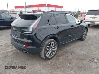 2019 Cadillac XT4 FWD Sport z VIN 1GYFZER49KF178096, wystawiony jako IAAI lot #41611247 z przebiegiem 37 971 mil mil oraz . Historia ofert i sprzedaży dostępna na DreamBid. Obrazek 4.