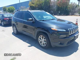 2016 Jeep Cherokee Latitude with VIN 1C4PJLCS8GW260180, listed as a IAAI auction lot 42649326 with 207,732 mi miles and . Bid and sale history available at DreamBid. Image 1.