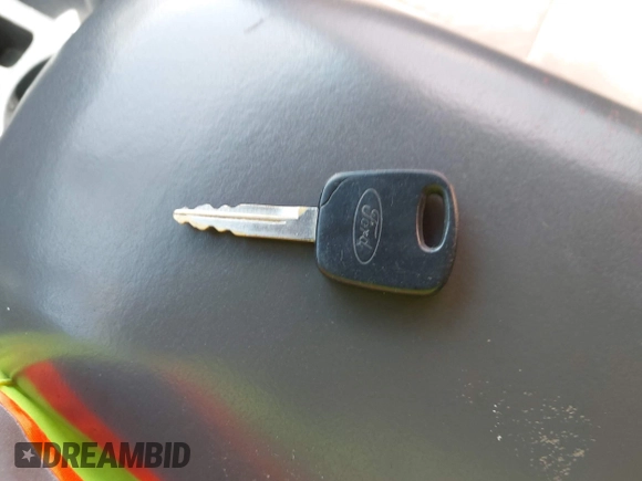 2000 Ford Explorer Limited с VIN 1FMDU75E9YZC41559, выставлен на аукционе IAAI как лот 42653084 с пробегом 268 882 миль миль и . История ставок и продаж доступна на DreamBid. Изображение 11.