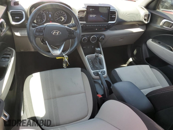 2021 Hyundai Venue SEL z VIN KMHRC8A34MU082055, wystawiony jako Copart lot #57457655 z przebiegiem 47 981 mil mil oraz Szkoda całkowita • Salvage title. Historia ofert i sprzedaży dostępna na DreamBid. Obrazek 8.