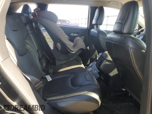 2014 Jeep Cherokee Trailhawk с VIN 1C4PJMBS4EW111401, выставлен на аукционе Copart как лот 57998735 с пробегом Не указан миль и Списание • Salvage title. История ставок и продаж доступна на DreamBid. Изображение 11.