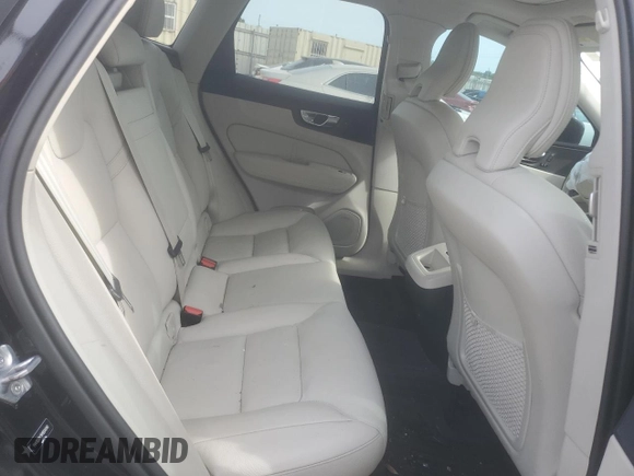 2021 Volvo XC60 Momentum с VIN YV4102RK1M1804048, выставлен на аукционе Copart как лот 57049835 с пробегом Не указан миль и Списание • Salvage title. История ставок и продаж доступна на DreamBid. Изображение 11.