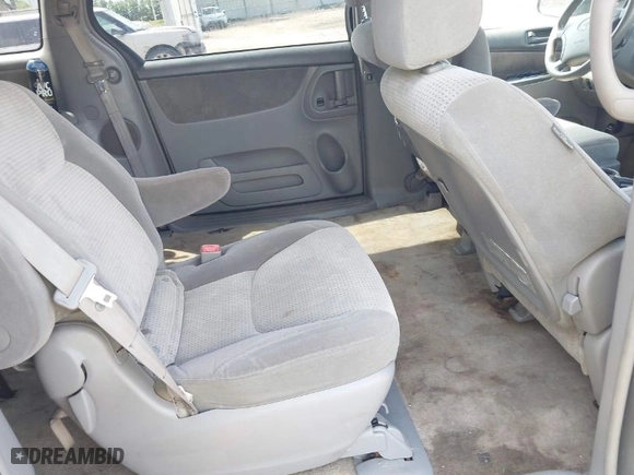 2007 Toyota Sienna CE with VIN 5TDZK23C37S095955, listed as a IAAI auction lot 41896803 with 303,595 mi miles. Bid and sale history available at carsss.com. Image 8.