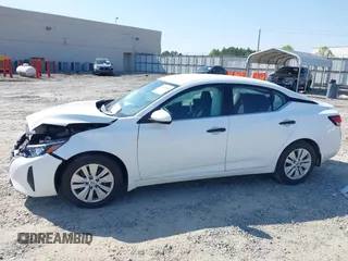 2024 Nissan Sentra S z VIN 3N1AB8BV3RY234421, wystawiony jako IAAI lot #42012080 z przebiegiem 20 938 mil mil oraz . Historia ofert i sprzedaży dostępna na DreamBid. Obrazek 6.