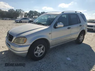 2000 Mercedes-Benz M-Class with VIN 4JGAB54E3YA158805, listed as a Copart auction lot 78047374 with 234,568 mi miles and Salvage Title. Bid and sale history available at carsss.com. Image 1.