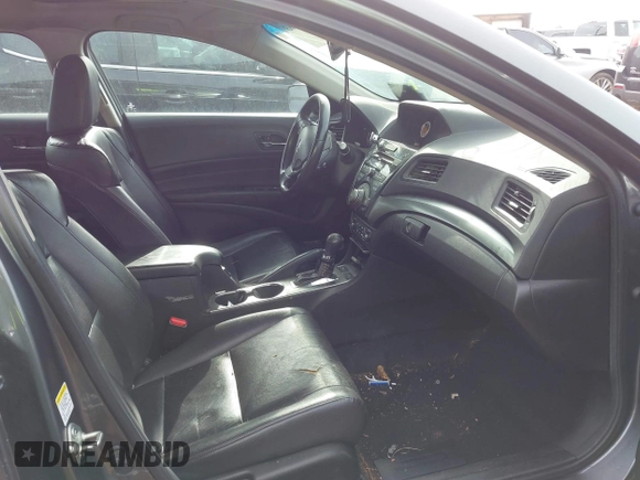 2013 Acura ILX Tech Pkg with VIN 19VDE1F79DE013364, listed as a IAAI auction lot 41059783 with 140,574 mi miles. Bid and sale history available at carsss.com. Image 5.