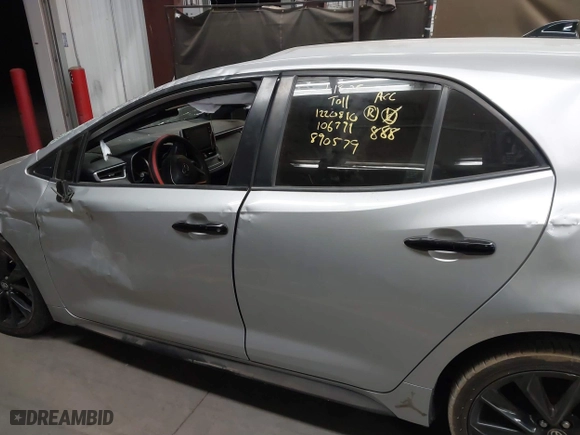 2021 Toyota Corolla Hatchback SE with VIN JTND4MBE1M3106771, listed as a IAAI auction lot 41444053 with 101,161 mi miles. Bid and sale history available at carsss.com. Image 14.