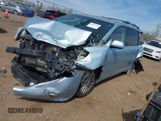 2015 Toyota Sienna XLE with VIN 5TDYK3DC3FS609947, listed as a IAAI auction lot 42097199 with Not provided miles and . Bid and sale history available at DreamBid. Image 19.