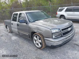 2006 Chevrolet Silverado 1500 LT1 with VIN 2GCEC13T661222743, listed as a IAAI auction lot 41837694 with 205,426 mi miles. Bid and sale history available at carsss.com. Image 1.