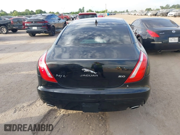 2016 Jaguar XJ Portfolio z VIN SAJWA2G7XG8W02522, wystawiony jako IAAI lot #42648111 z przebiegiem 83 701 mil mil oraz . Historia ofert i sprzedaży dostępna na DreamBid. Obrazek 16.