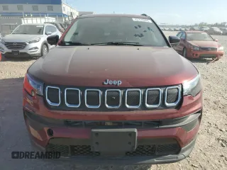 2022 Jeep Compass Latitude Lux with VIN 3C4NJDFB2NT221516, listed as a Copart auction lot 45726005 with 16,953 mi miles and Salvage title. Bid and sale history available at DreamBid. Image 5.