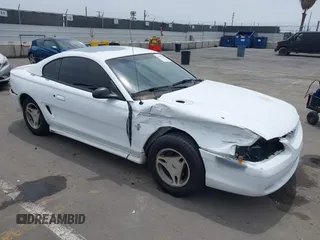 1998 Ford Mustang z VIN 1FAFP4045WF152304, wystawiony jako IAAI lot #42378956 z przebiegiem 200 921 mil mil oraz . Historia ofert i sprzedaży dostępna na DreamBid. Obrazek 1.