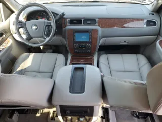 2008 Chevrolet Avalanche LTZ with VIN 3GNFK12368G270480, listed as a Copart auction lot 77632104 with 165,347 mi miles and Non Repairable. Bid and sale history available at carsss.com. Image 8.