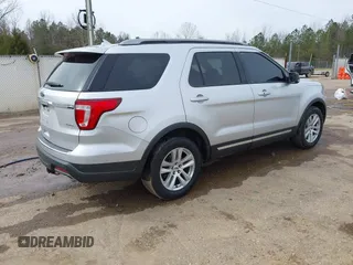 2018 Ford Explorer XLT z VIN 1FM5K8D8XJGA33493, wystawiony jako IAAI lot #41728861 z przebiegiem 103 392 mil mil oraz . Historia ofert i sprzedaży dostępna na DreamBid. Obrazek 4.