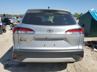 2023 Toyota Corolla Cross L z VIN 7MUAAAAG6PV042401, wystawiony jako Copart lot #49624765 z przebiegiem 24 748 mil mil oraz Szkoda całkowita • Salvage title. Historia ofert i sprzedaży dostępna na DreamBid. Obrazek 6.