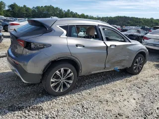 2018 Infiniti QX30 Premium with VIN SJKCH5CR2JA003522, listed as a Copart auction lot 62799864 with 44,051 mi miles and Salvage Title. Bid and sale history available at carsss.com. Image 3.